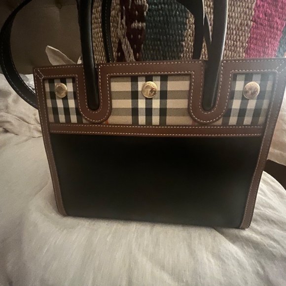 Small Burberry Title Bag. Crossbody and Handle Bag - Picture 10 of 16